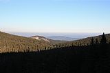 Ostrý vrch od Ovčárny, za ním Vysoká hora.